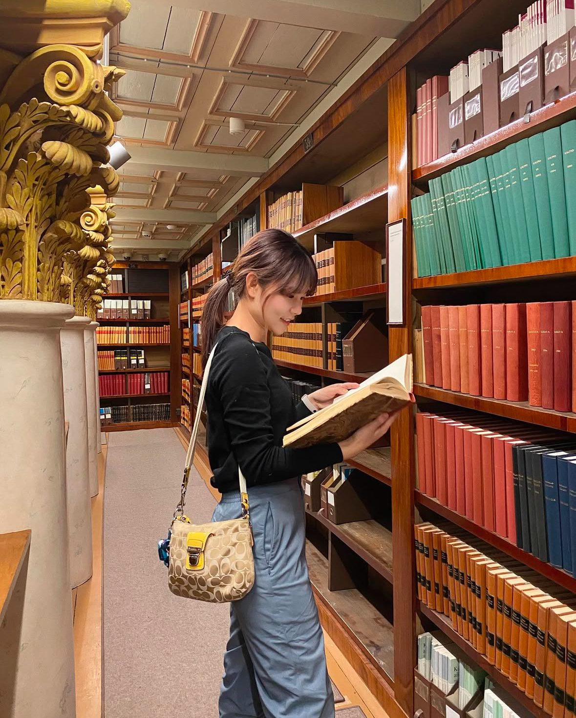 赫爾辛基超美圖書館